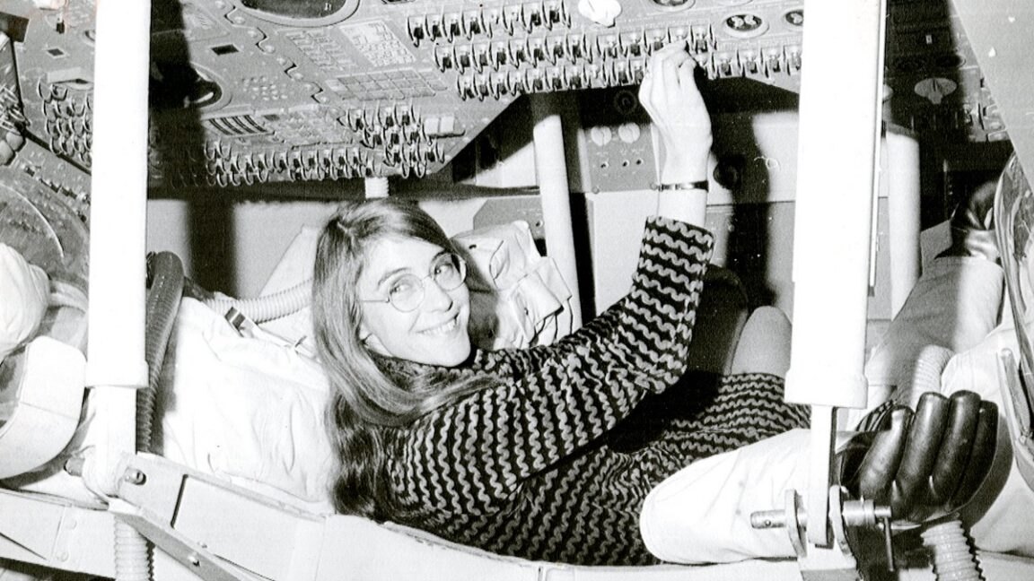 Apollo 11'in Ay'a İnişini Kurtaran Yazılım Öncüsü Margaret Hamilton 90 Yaşında Yaşamını Yitirdi