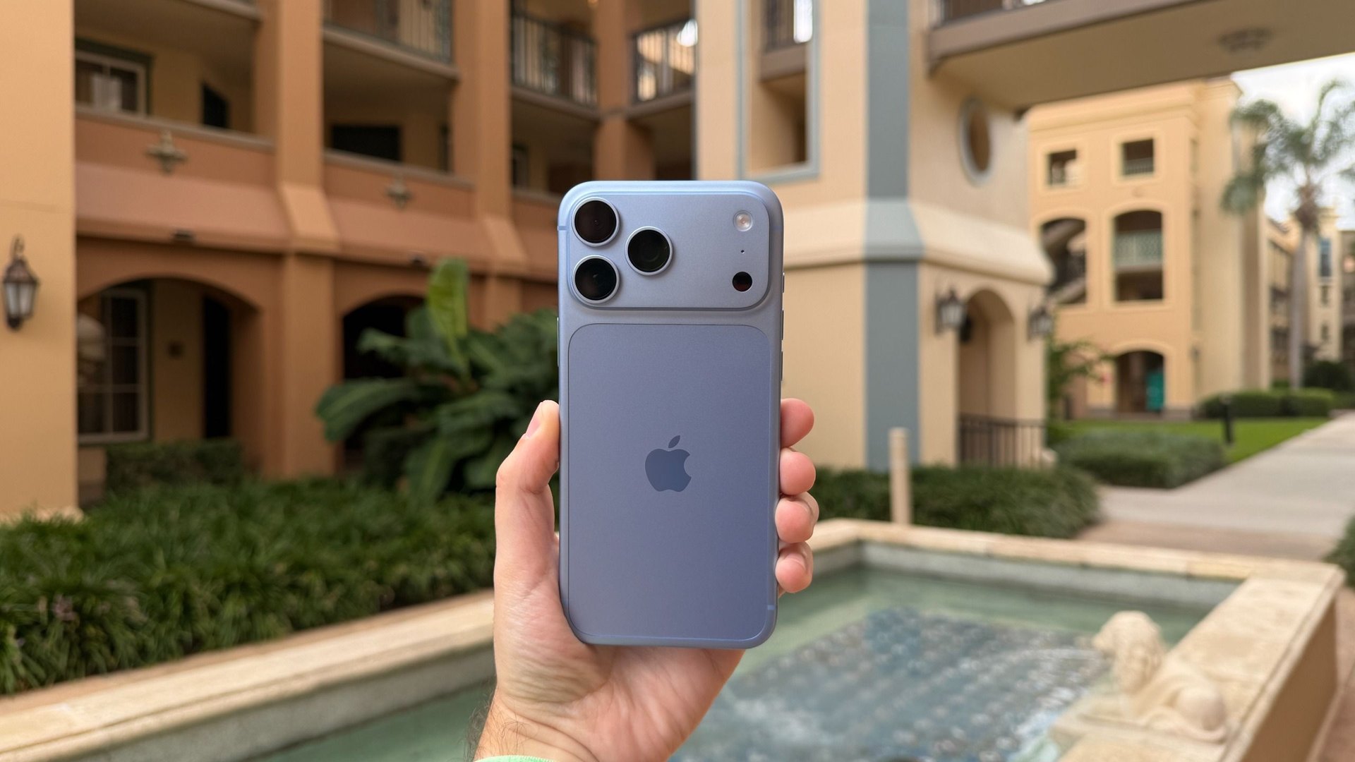 Apple'dan iPhone 18 Pro Max Açıklaması: AT&T Kullanıcıları İçin Ücretsiz Değişim Süreci Başladı