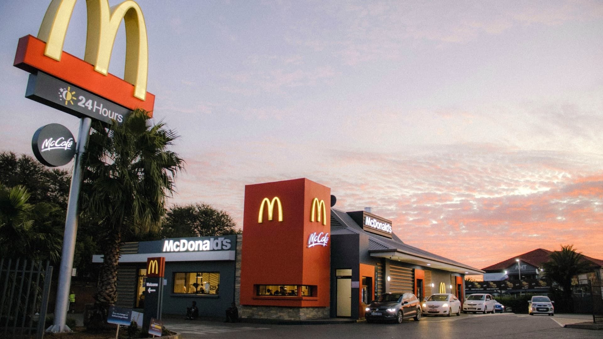 McDonald’s, Yapay Zeka Destekli Dinamik Fiyatlandırma Nedeniyle Antitröst Davasıyla Karşı Karşıya